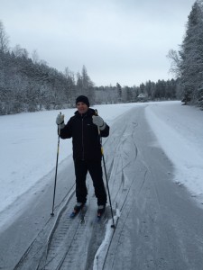 Reijo Räisänen on lähtenyt luistelemaan Ahvenlammelle.